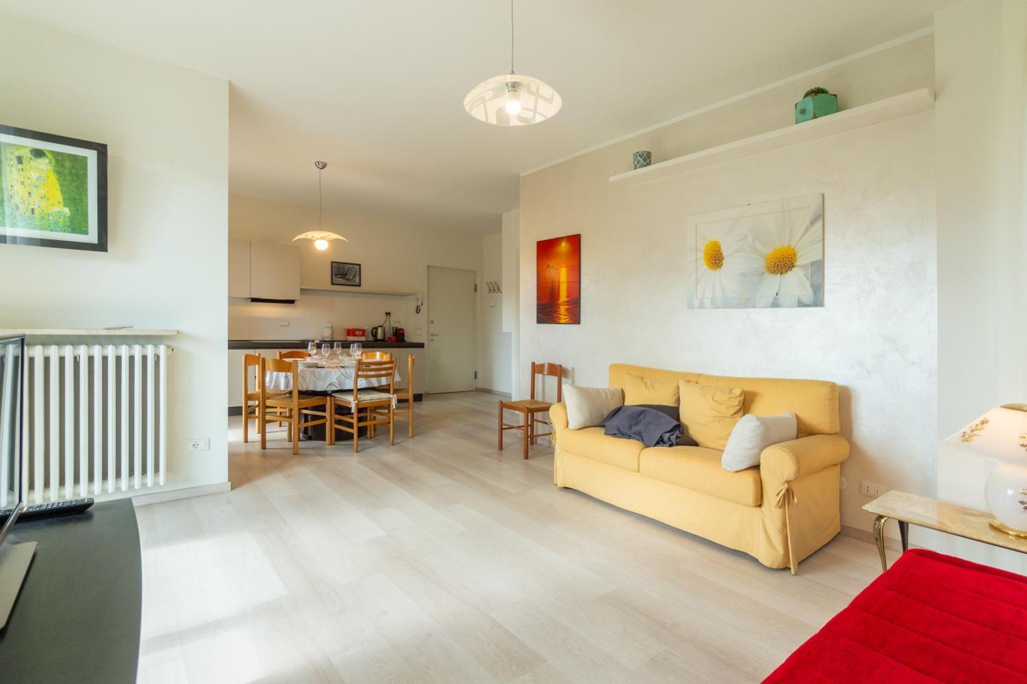 Iris Apartment