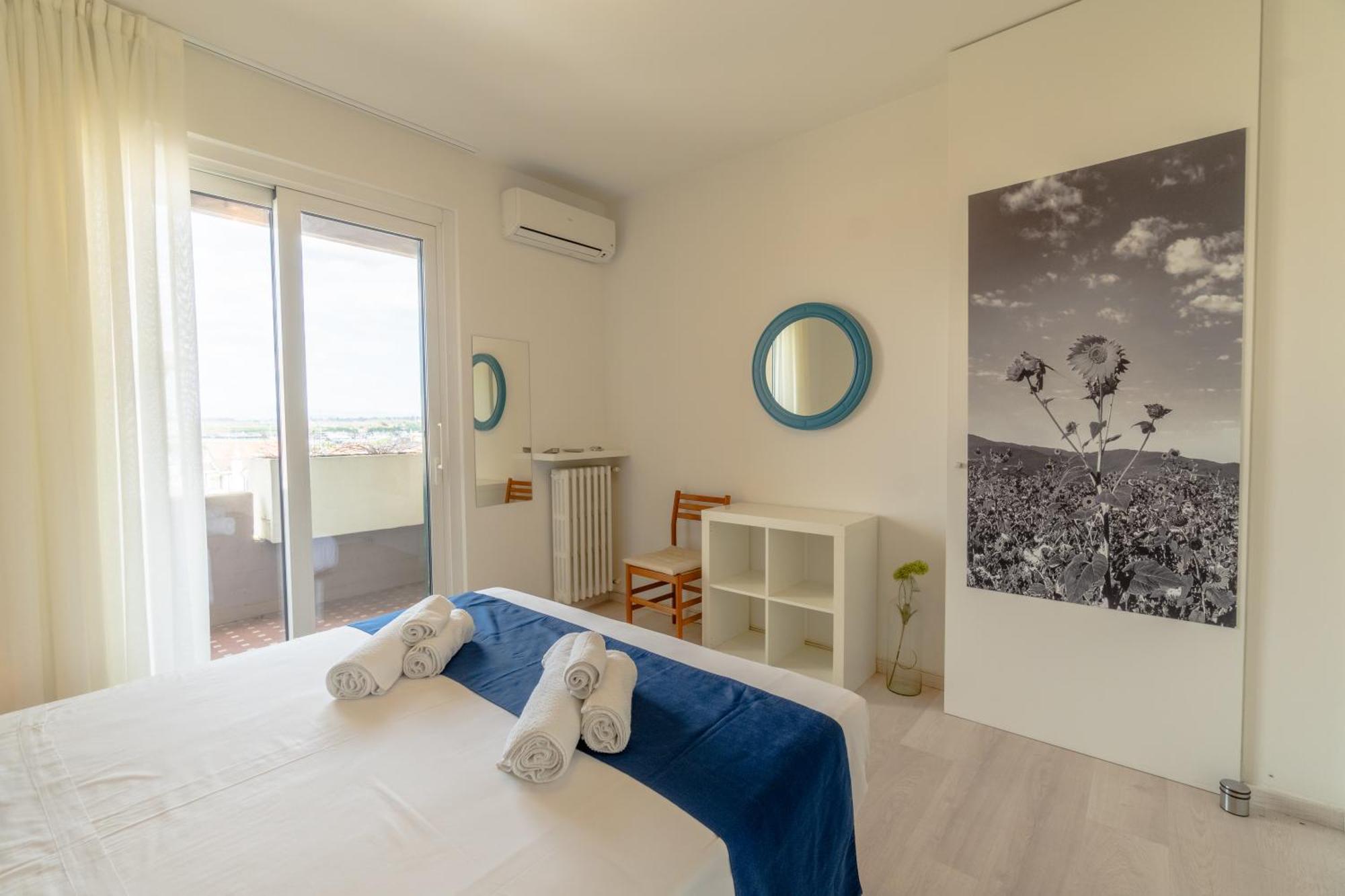 Iris Apartment *